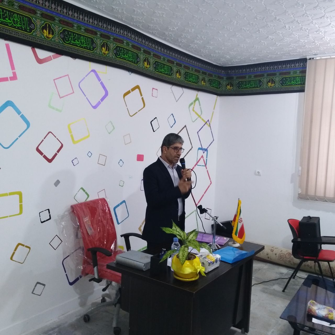 جلسه انجمن اولیا و مربیان دبیرستان هدف بوشهر
